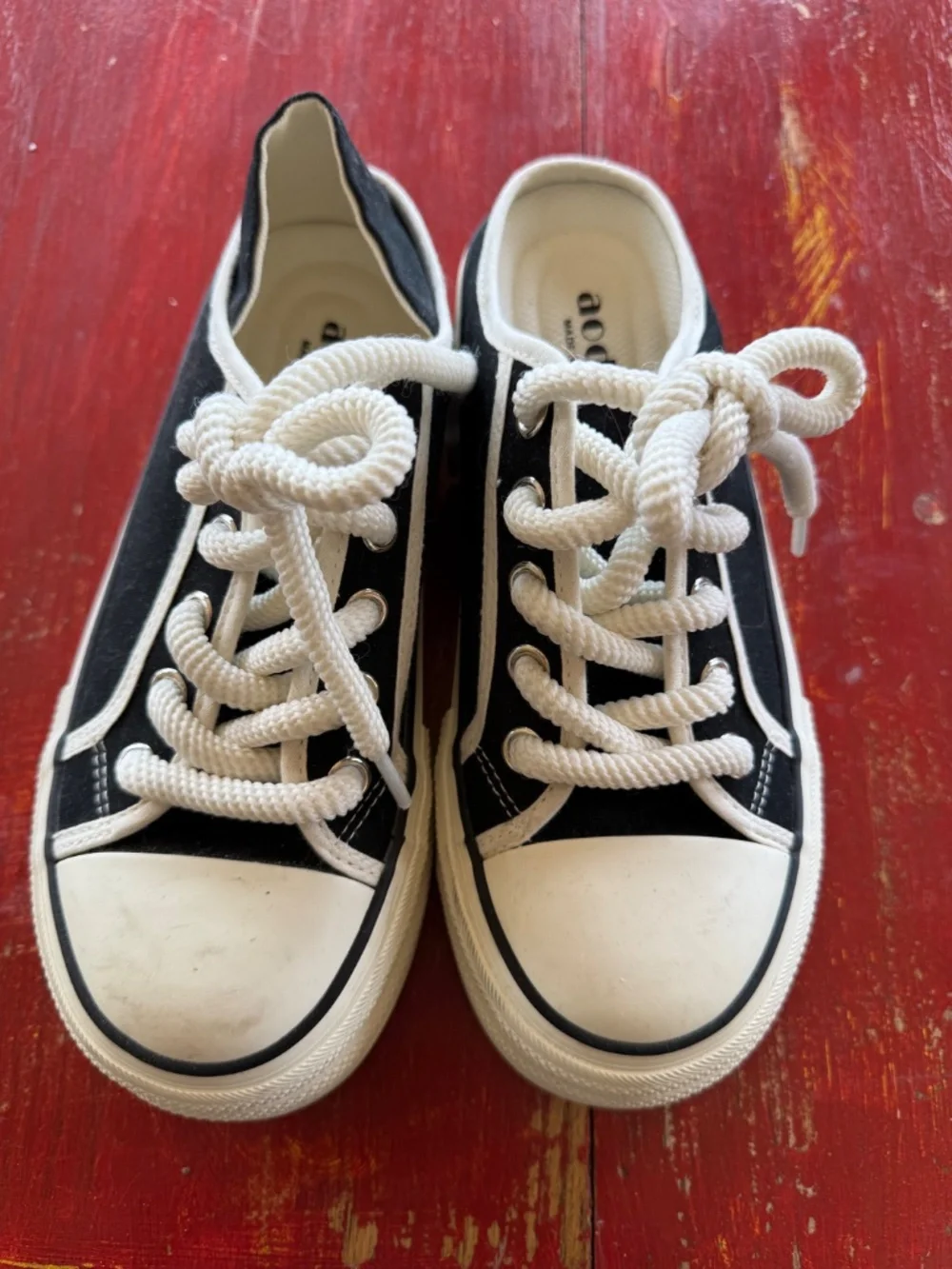 Aodek tennis shoes 40